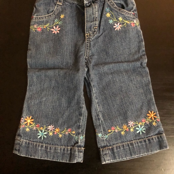 Infant Oshkosh jeans with floral accents - Picture 2 of 3